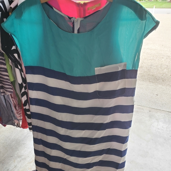 7 Dresses size small - Picture 8 of 9